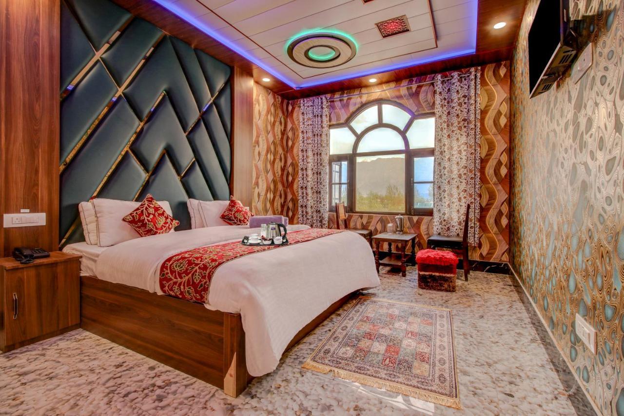 Hotel Royal Hameed Srīnagar Værelse billede