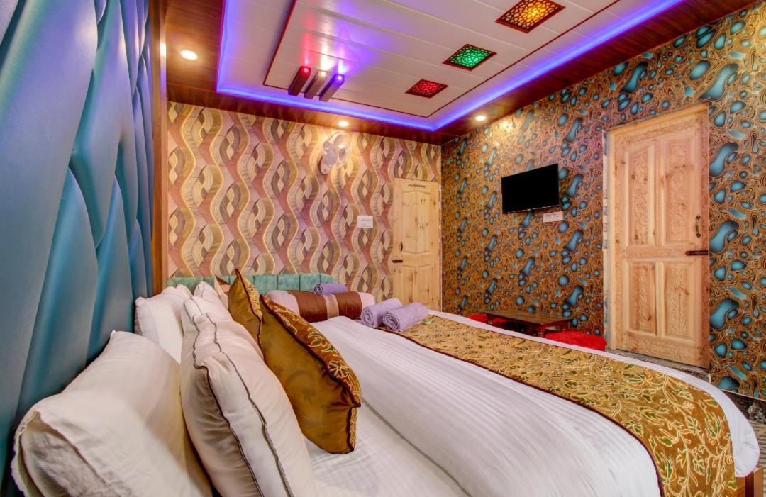 Hotel Royal Hameed Srīnagar Værelse billede